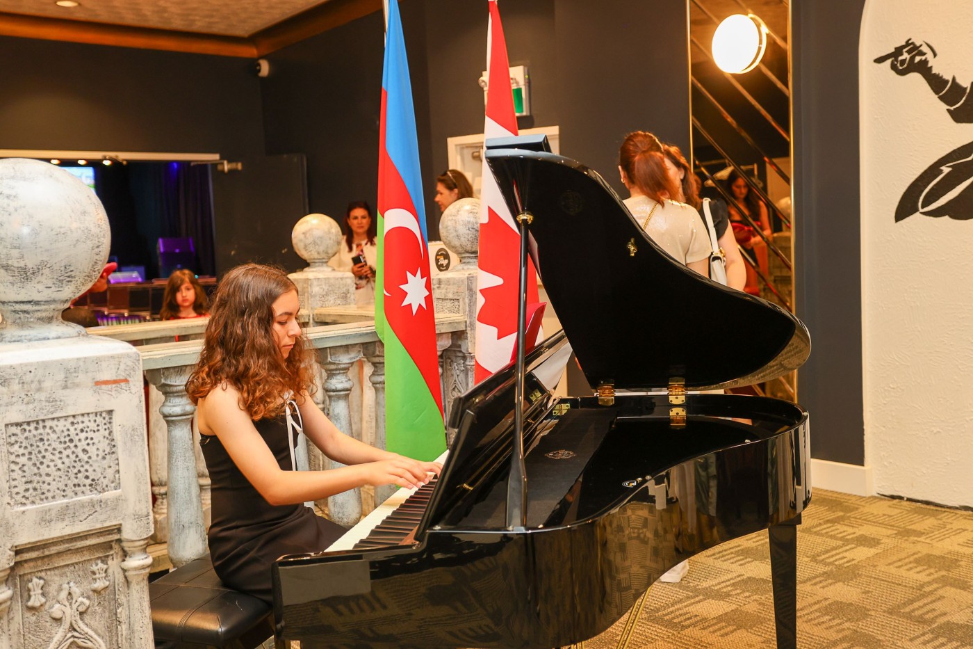 Hamilton şəhərində Azərbaycanın Dövlət bayrağı qaldırıldı - FOTOLAR
