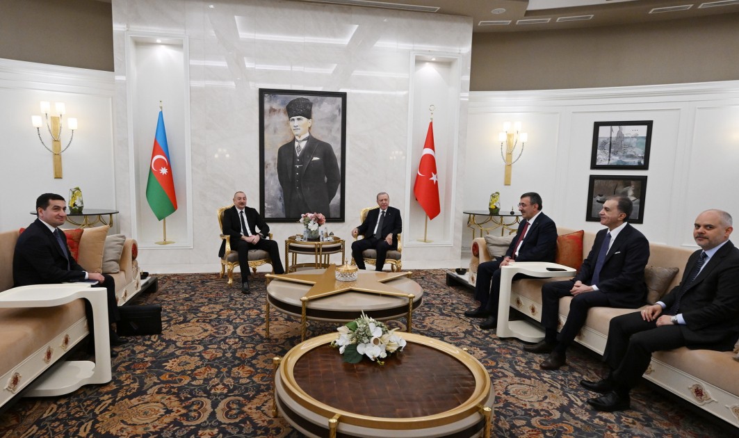 Prezidentlər Ankaranın Esenboğa Hava Limanında görüşdülər - FOTOLAR