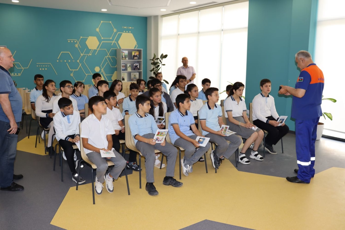 “Azərişıq” ilk dəfə işğaldan azad olunan ərazilərdə şagirdlərlə maarifləndirici tədbir keçirib - FOTOLAR