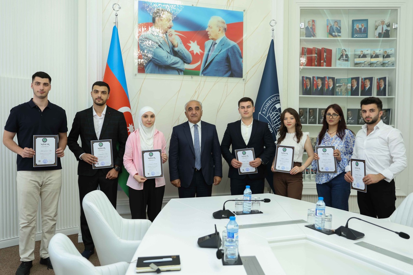 UNEC-in “Minor” proqramının məzunlarına sertifikatlar təqdim olunub - FOTO