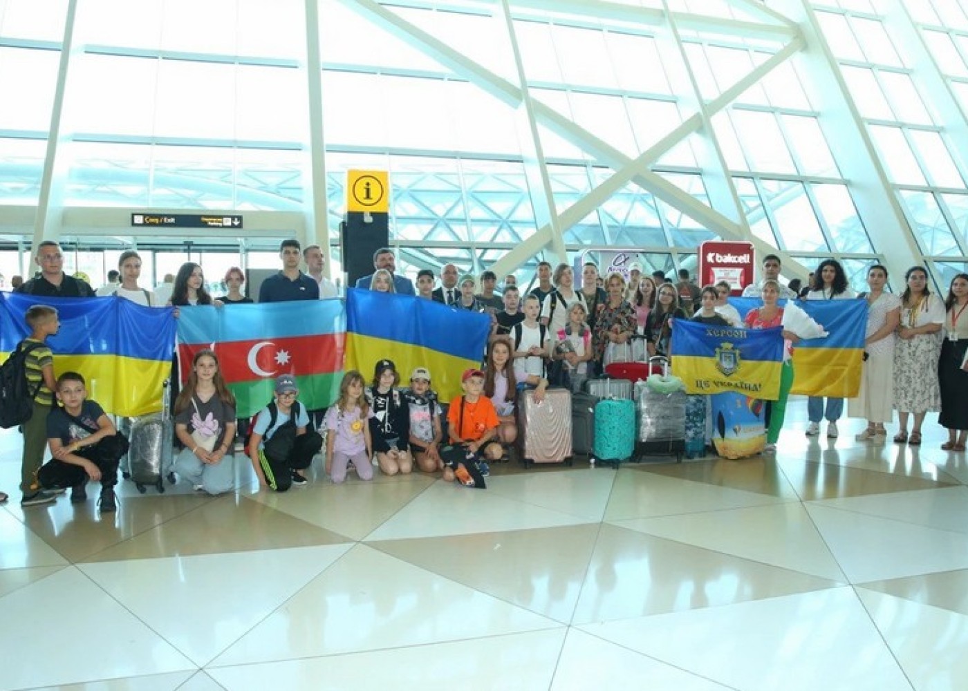 Ukraynadan daha 30 uşaq reabilitasiya üçün AzərbaycanaGƏTİRİLDİ - FOTOLAR