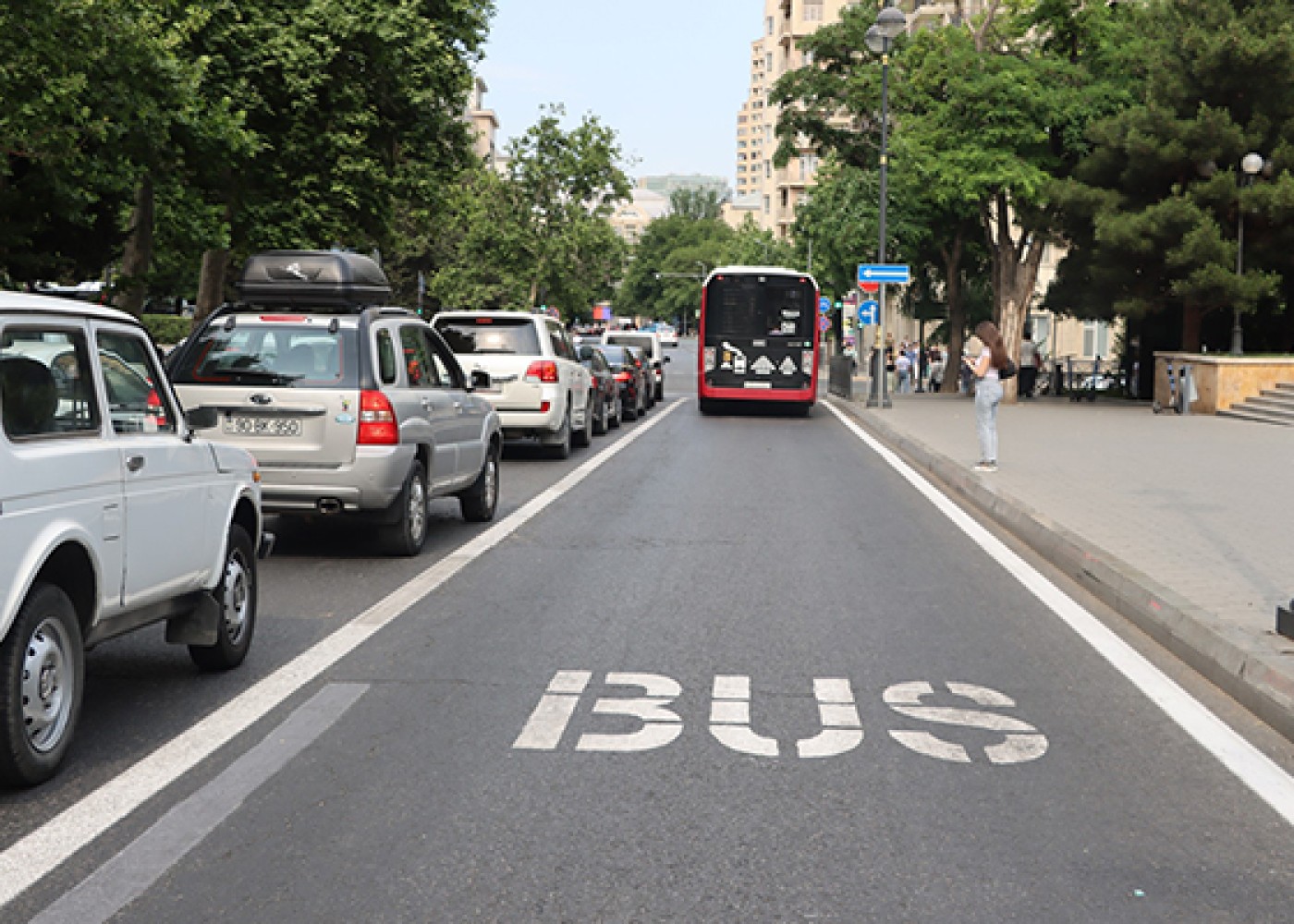 Avtobus və velosiped zolağına çıxanlarınNƏZƏRİNƏ