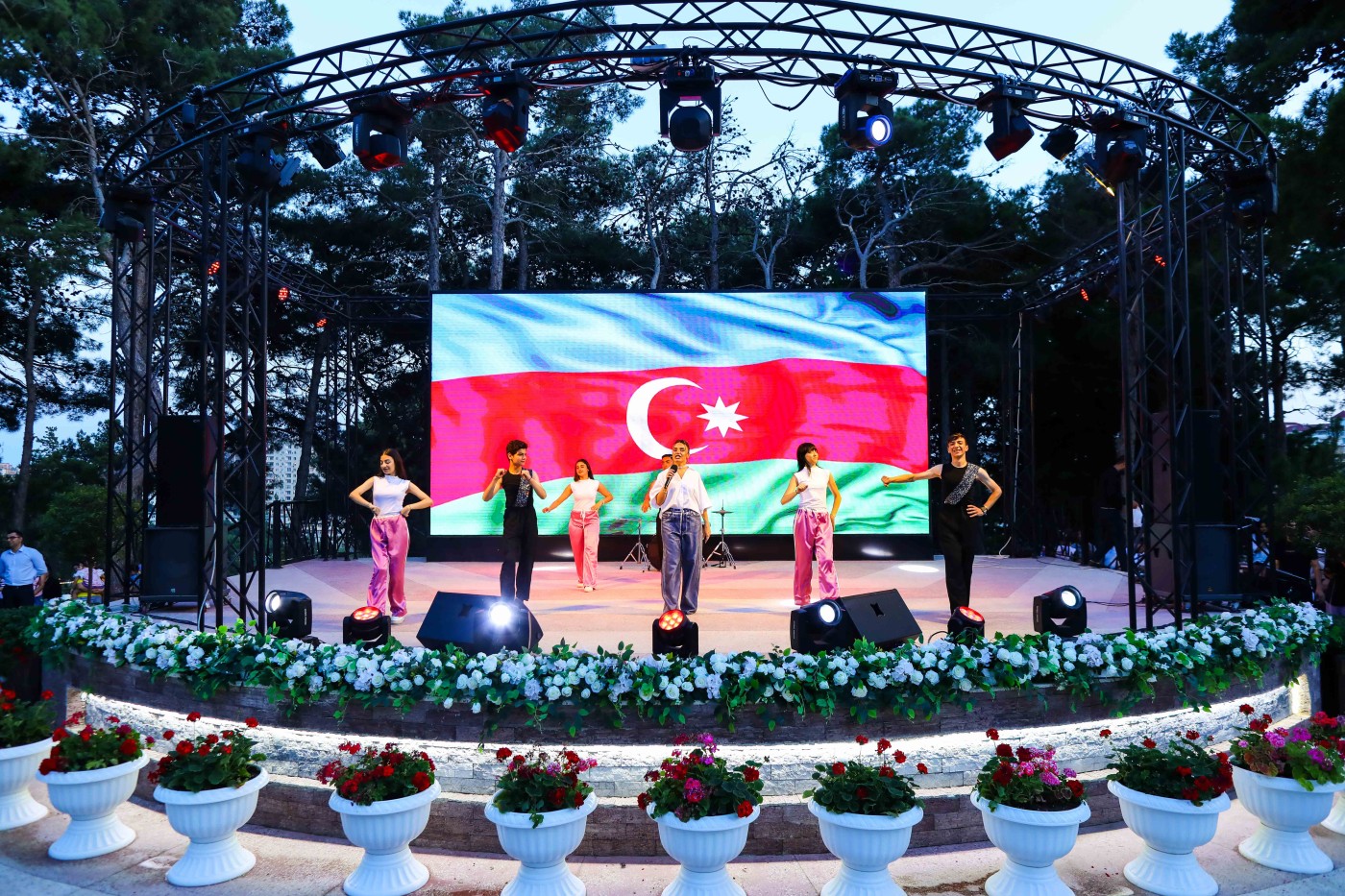 Xətai rayonunda Silahlı Qüvvələr Gününə həsr olunmuş konsert proqramı keçirildi - VİDEO