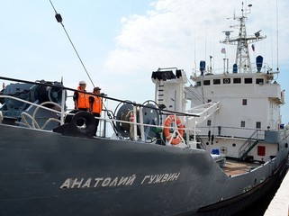 Rusiya hərbi gəmiləri Bakı limanını tərk etdilər - FOTO