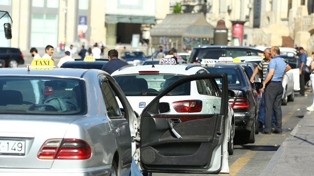 Taksi sürücüləri ilə bağlı daha birQƏRAR