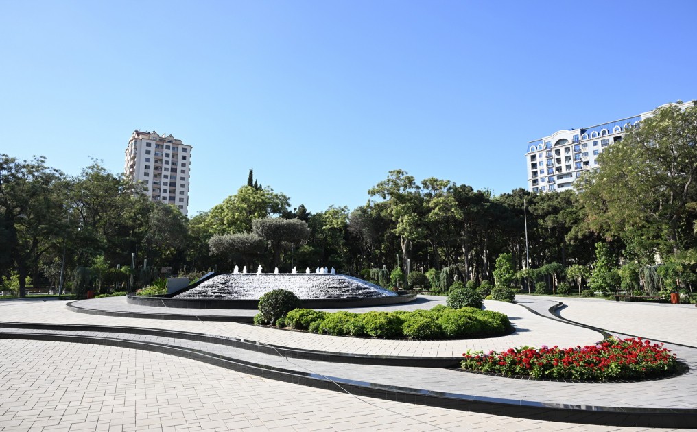 İlham Əliyev Nərimanov parkının açılışında - FOTOLAR (YENİLƏNİB)