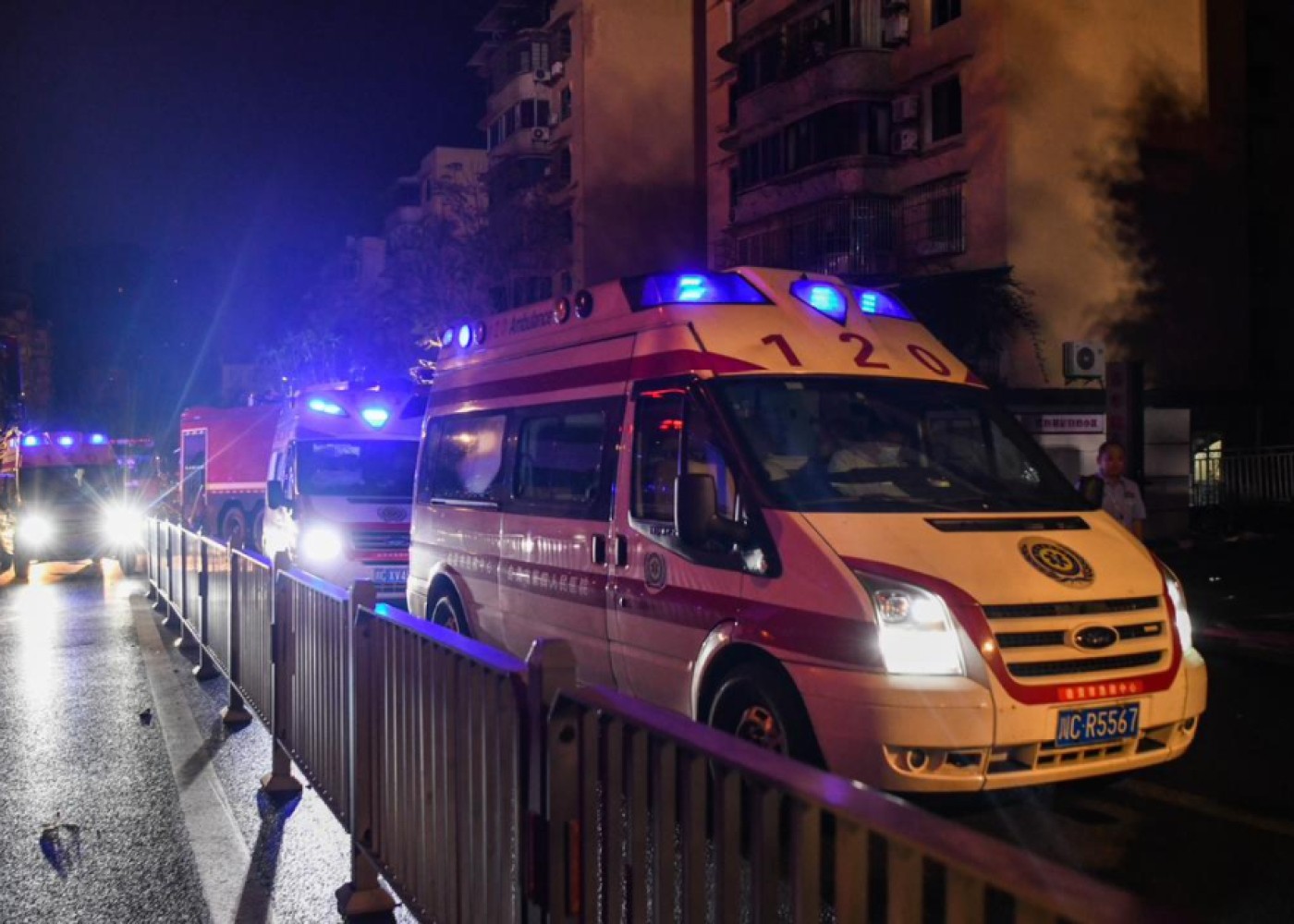 Çində ticarət mərkəzində yanğın 16 nəfər öldü