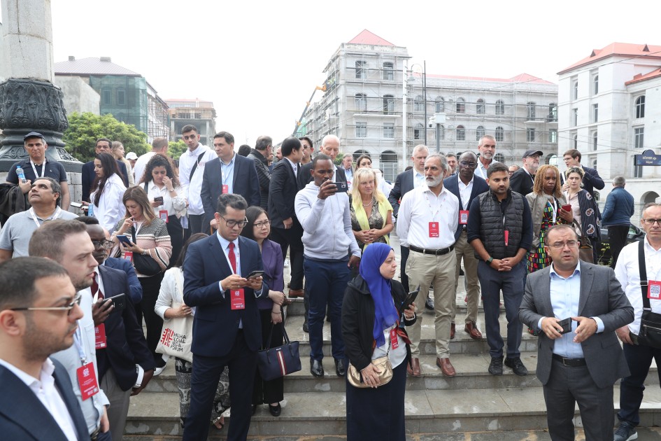 II Qlobal Media Forumunun iştirakçıları Şuşada gəzintidə - FOTOLAR (YENİLƏNİB)