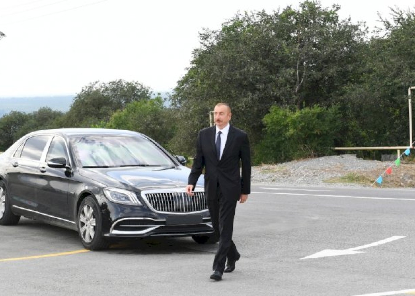 Prezident yeni avtomobil yolununaçılışında