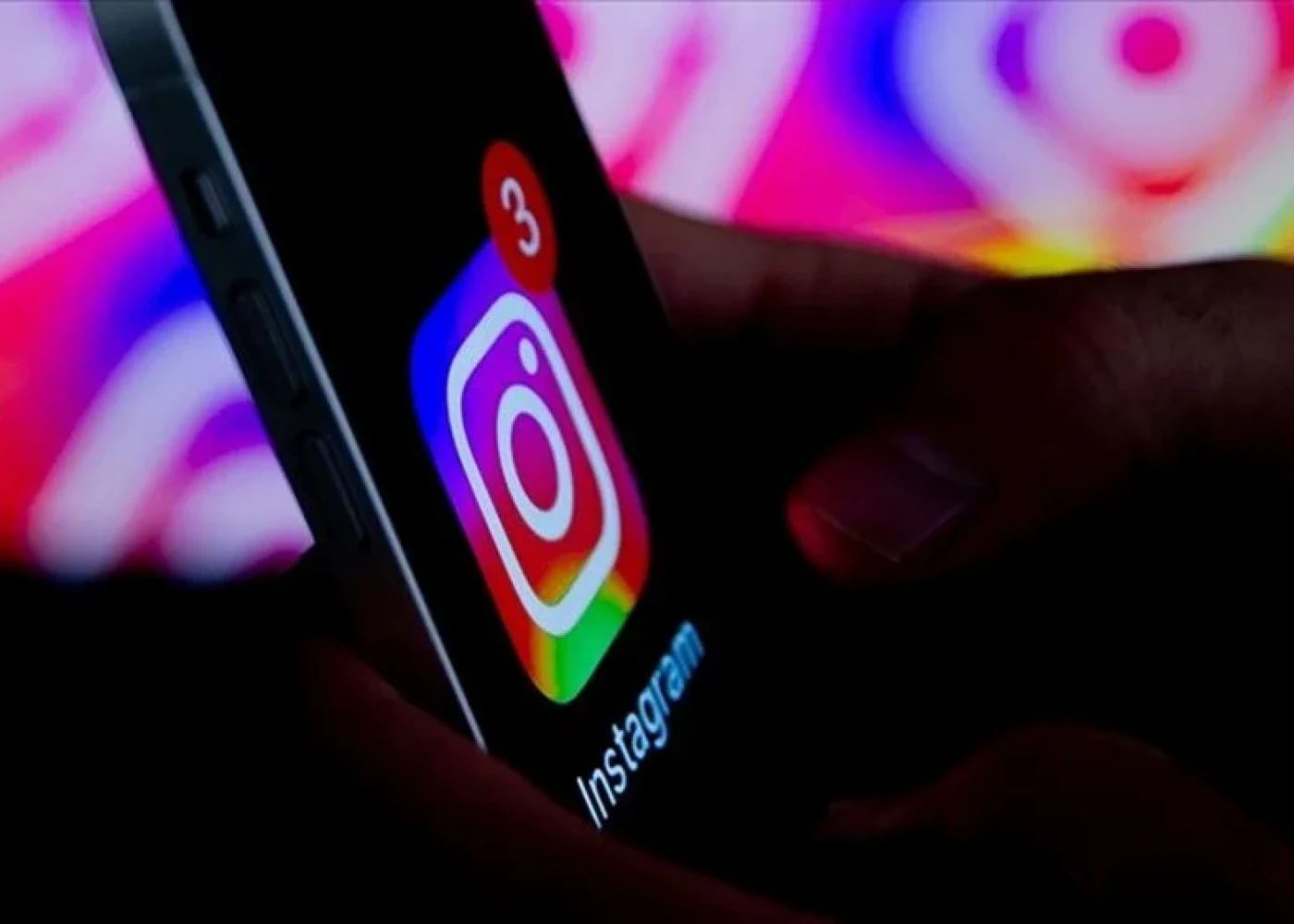 Türkiyə "Instagram"a görə 2 milyard itirdi