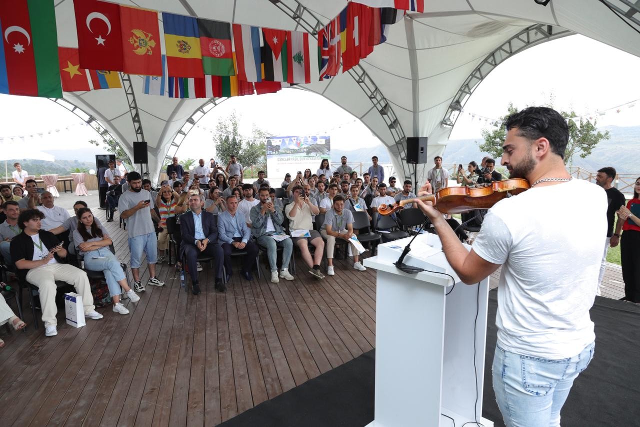 Diaspor Gənclərinin V Yay Düşərgəsinin rəsmi bağlanış mərasimi keçirilib - FOTOLAR