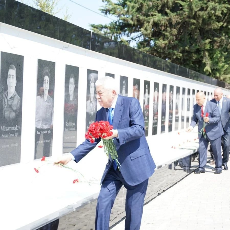 Ağalar Vəliyevin seçicilərlə görüşü başladı - FOTOLAR