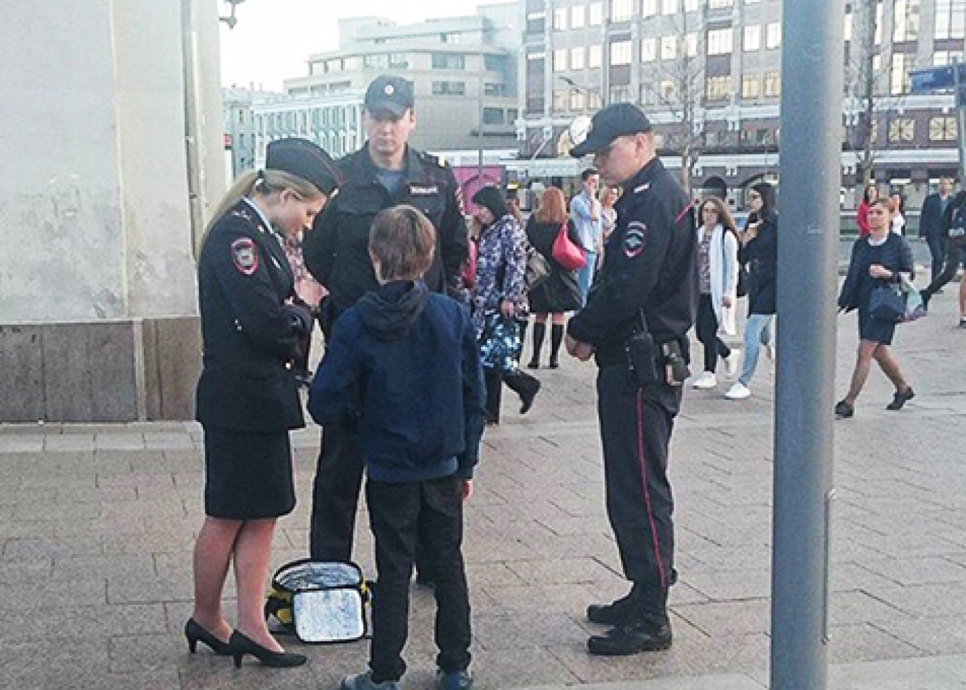 6 yaşlı uşaq polis atasını güllələyiböldürdü