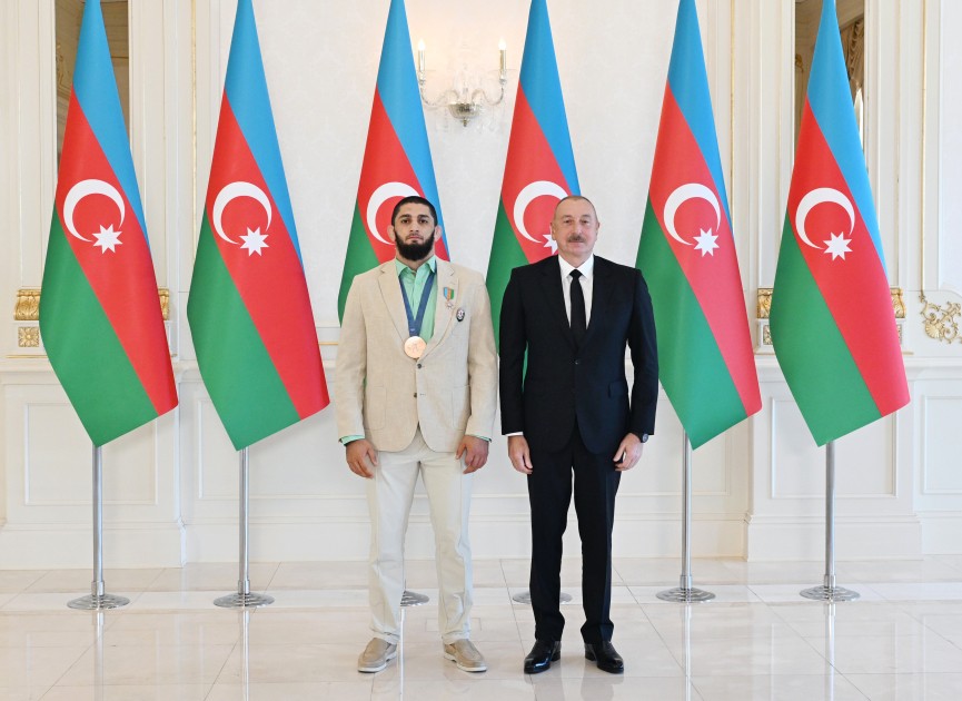 Prezident medal qazanmış idmançıları və onların məşqçilərini qəbul etdi - YENİLƏNİB (VİDEO+FOTOLAR)