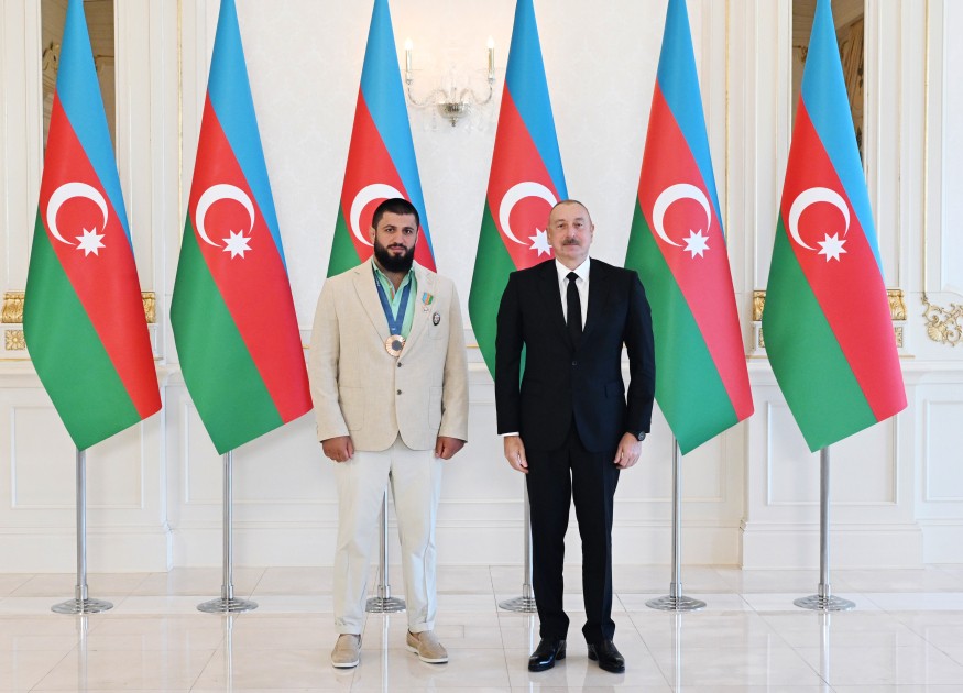 Prezident medal qazanmış idmançıları və onların məşqçilərini qəbul etdi - YENİLƏNİB (VİDEO+FOTOLAR)