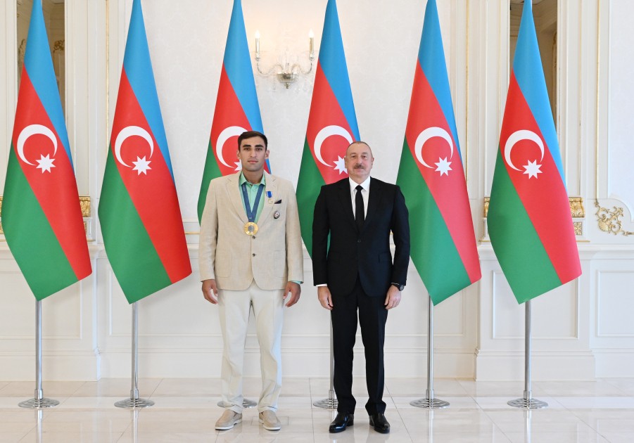 Prezident medal qazanmış idmançıları və onların məşqçilərini qəbul etdi - YENİLƏNİB (VİDEO+FOTOLAR)