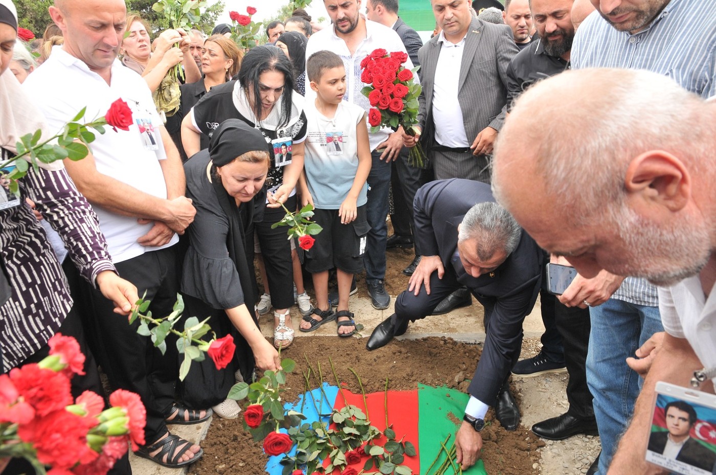 Birinci Qarabağ müharibəsinin dörd şəhidi Abşeronda dəfn edildi - FOTOLAR (YENİLƏNİB)