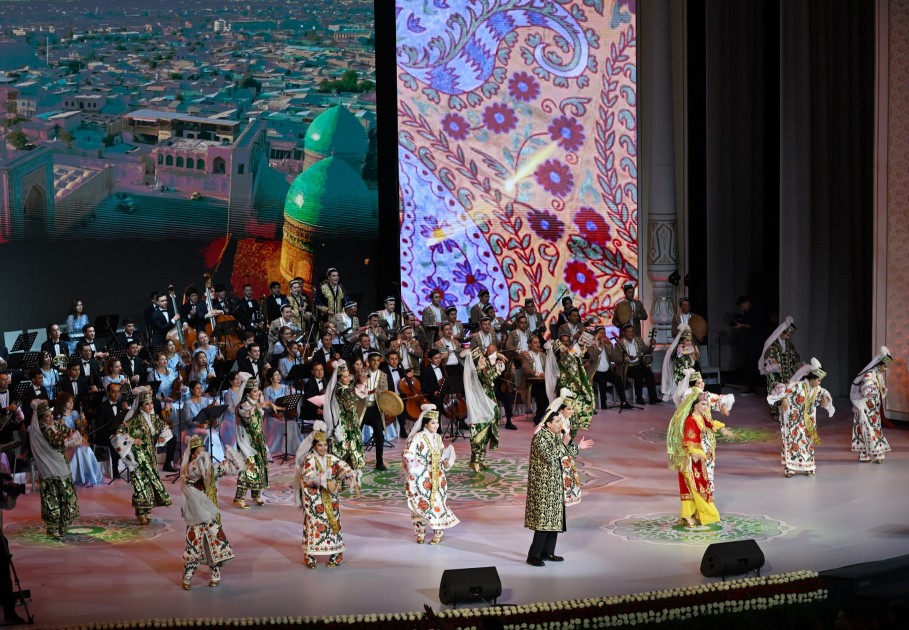 Prezidentlər və ailə üzvləri Daşkənddə konsert proqramında - FOTOLAR