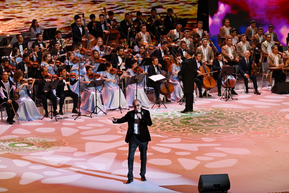 Prezidentlər və ailə üzvləri Daşkənddə konsert proqramında - FOTOLAR