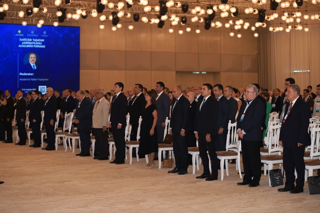 Xaricdə yaşayan alimlərimiz Bakıda toplaşdı - FOTOLAR