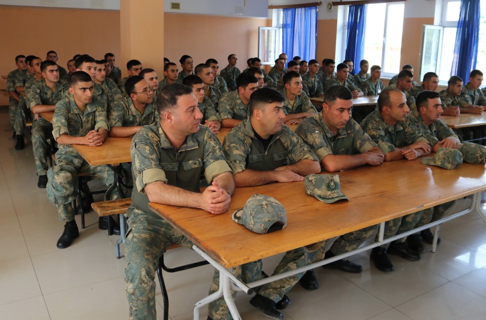 Hərbi Prokurorluq və Müdafiə Nazirliyi birgə maarifləndirmə tədbirləri keçirir - FOTOLAR