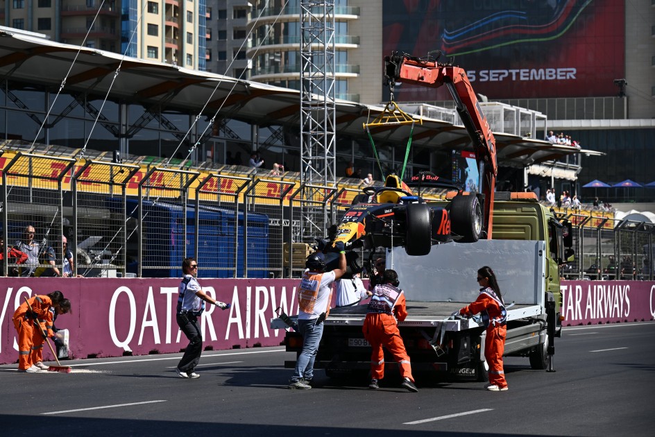 Formula 1 başa çatdı - FOTOLAR