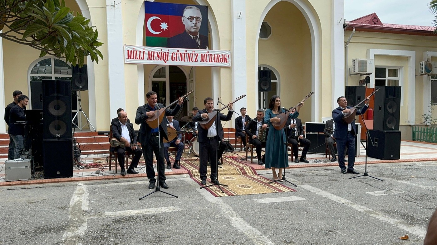 Vaqif Həsənov "Milli Musiqi Günü"nə həsr olunmuş tədbirdə iştirak edib - FOTOLAR