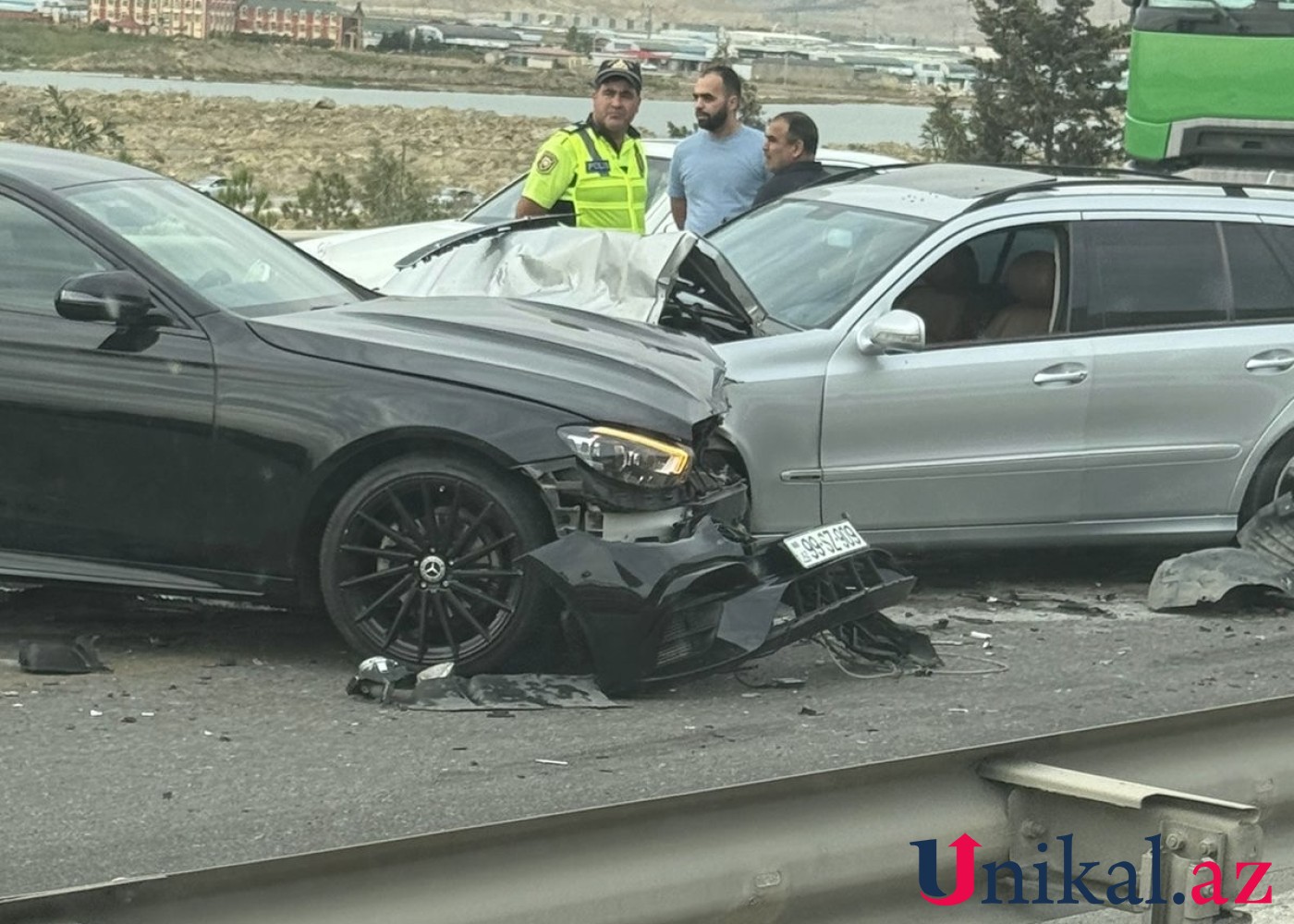 "İpək yolu"nda 3 avtomobil toqquşdu - FOTO/VİDEO