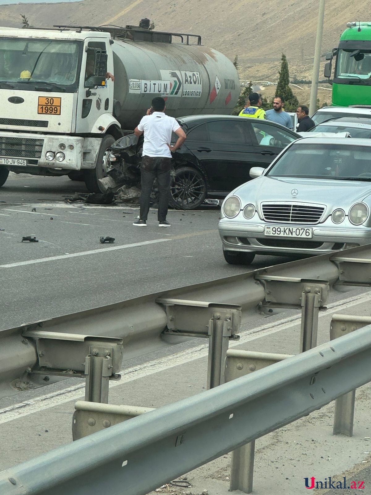 "İpək yolu"nda 3 avtomobil toqquşdu - FOTO/VİDEO