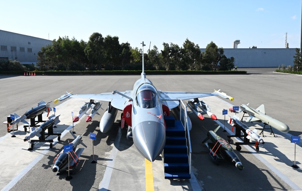 İlham Əliyevə JF-17C təyyarələri təqdim olundu - FOTOLAR (YENİLƏNİB)