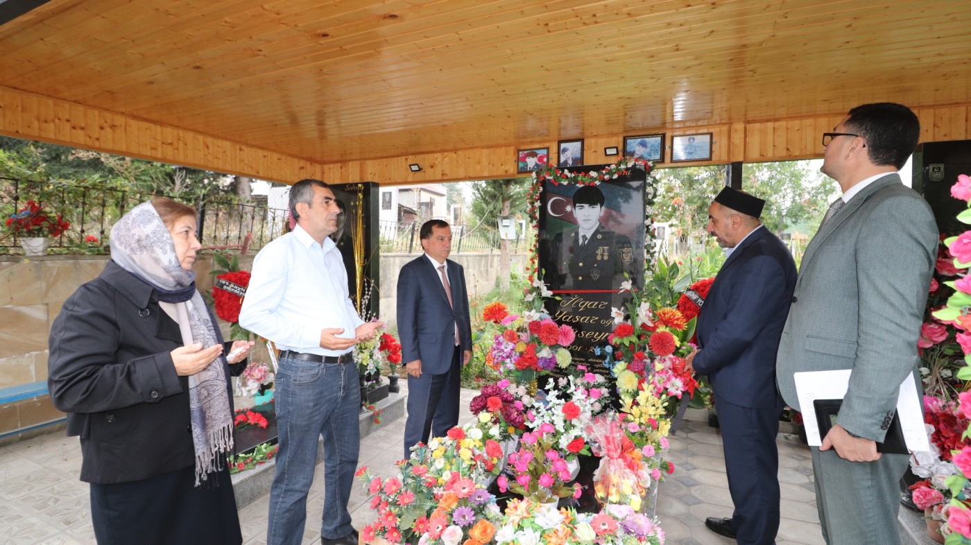 Qazaxda 27 Sentyabr - Anım Günü ərəfəsində şəhidlərin məzarları ziyarət edildi - FOTOLAR