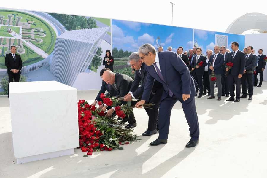 ASCO-nun əməkdaşları Zəfər parkını ziyarət ediblər - FOTOLAR