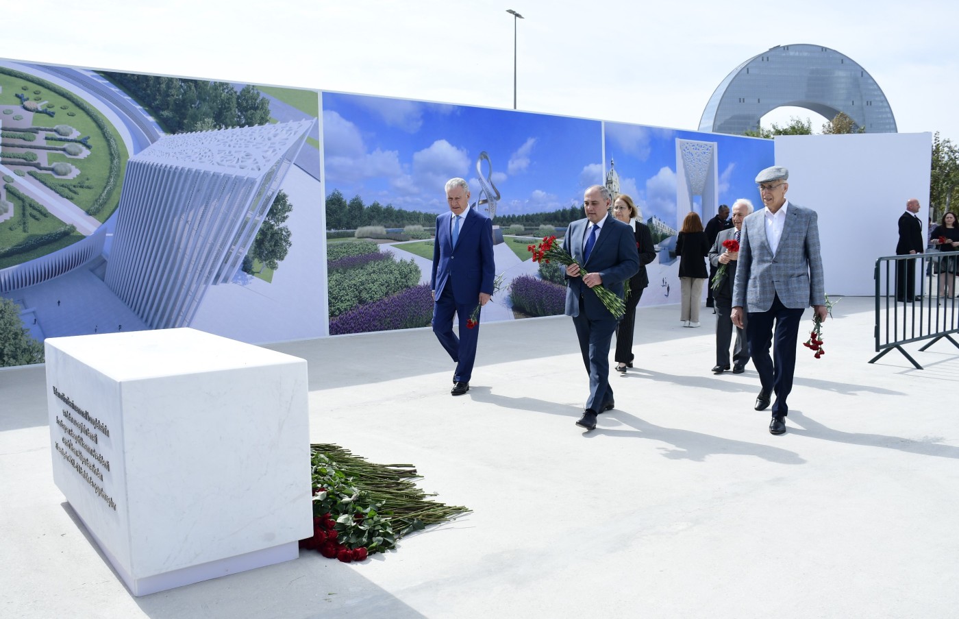 Yeni Azərbaycan Partiyasının nümayəndələri Zəfər parkında olublar - FOTOLAR