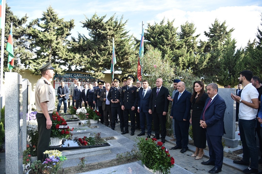 Vətən müharibəsi şəhidlərinin xatirəsi ehtiramla anıldı - FOTOLAR