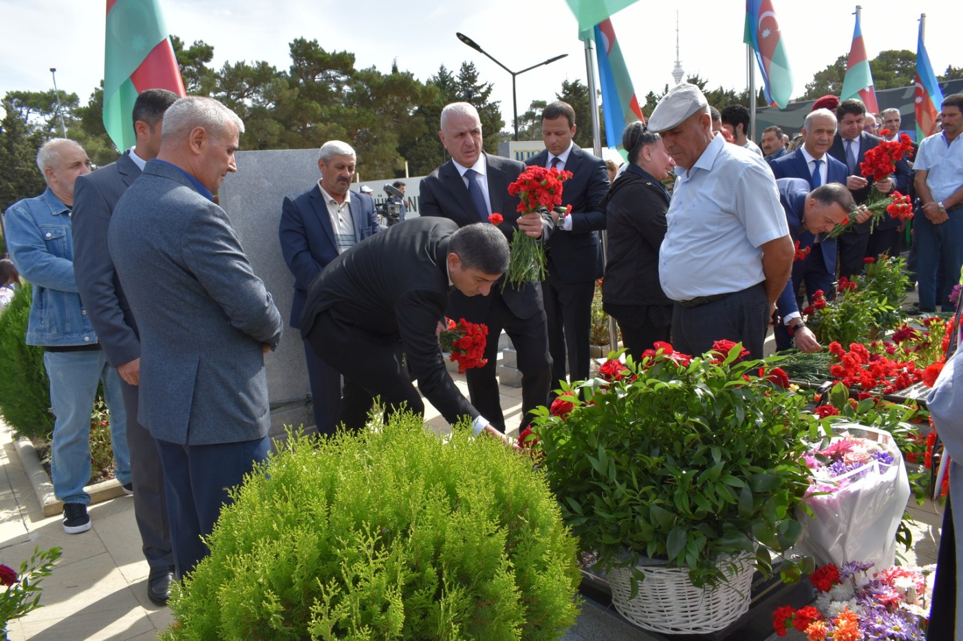 Yasamalda Anım Günündə şəhidlərimiz yad edilib - FOTOLAR