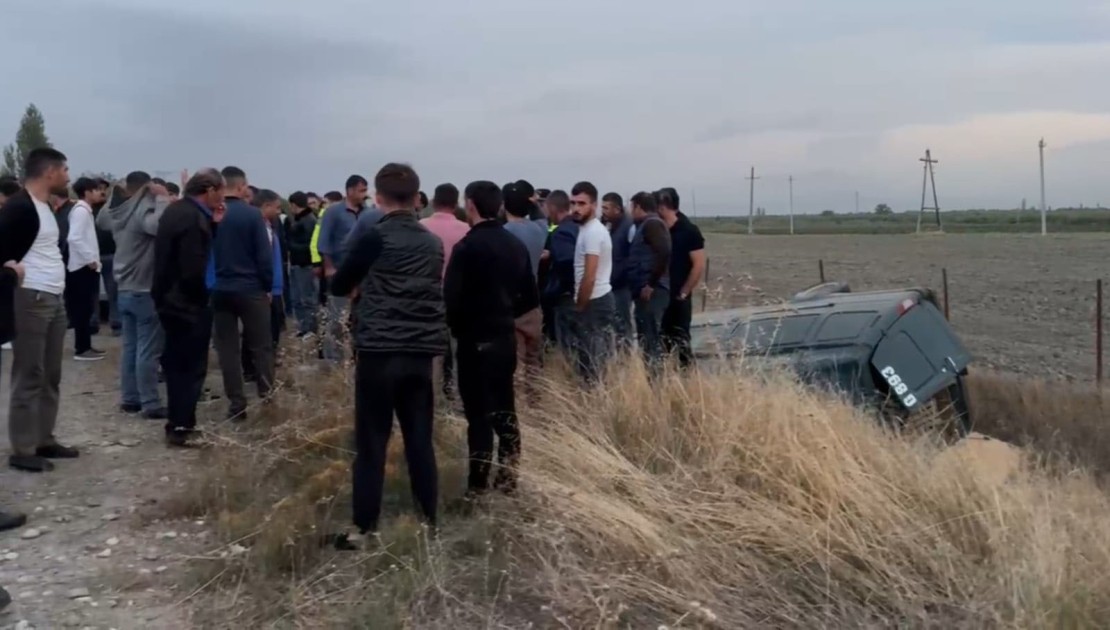 Qubada maşın aşdı, yaralanan var - FOTO