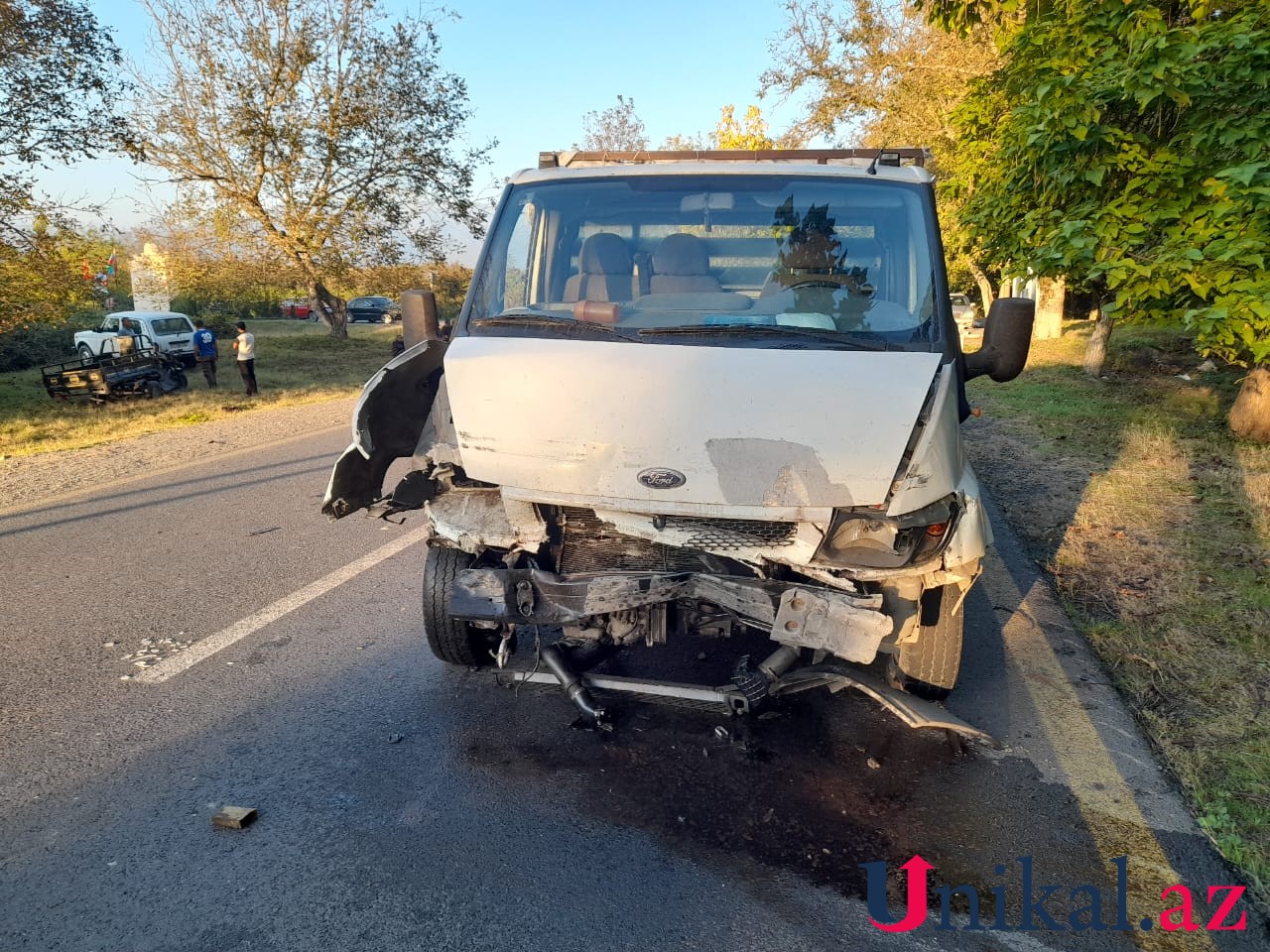 "Ford" motosikletlə toqquşdu, xəsarət alan var - FOTO