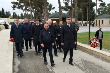 Yasamal rayon ictimaiyyəti şəhidlərin xatirəsini yad edir - FOTOLAR