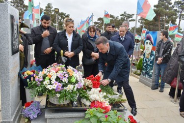 Yasamal rayon ictimaiyyəti şəhidlərin xatirəsini yad edir - FOTOLAR