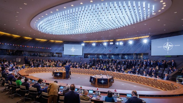 "NATO-nun bəzi ölkələri Ukraynanın alyansa daxil olmasına qarşıdır" - KİV