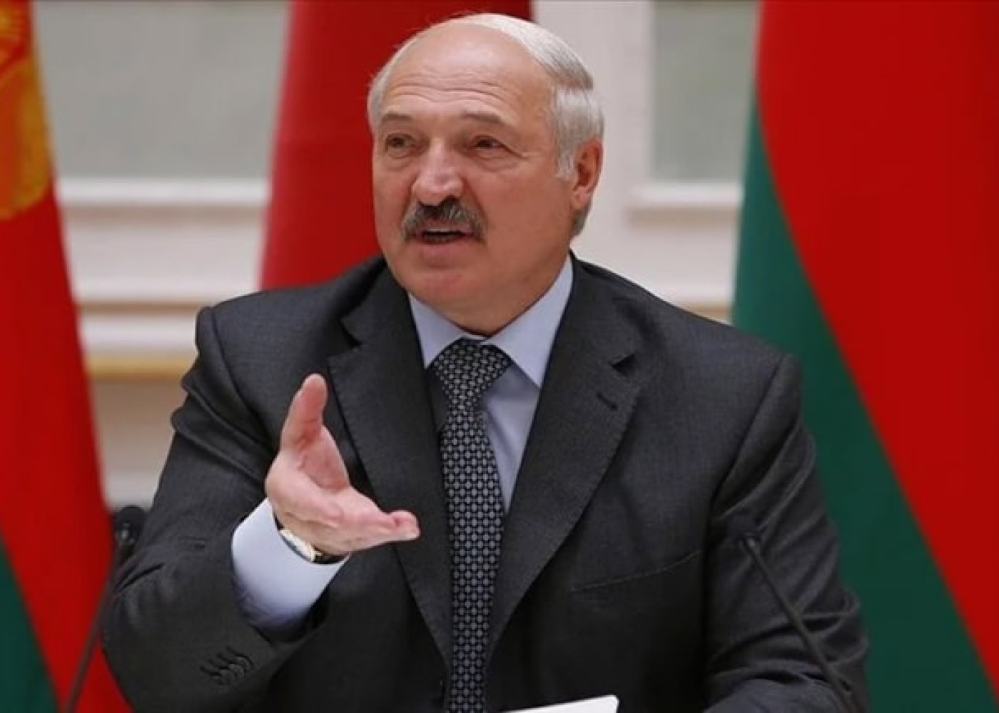 "ABŞ-nin hər iki namizədi axmaqdır" - Belarus lideri