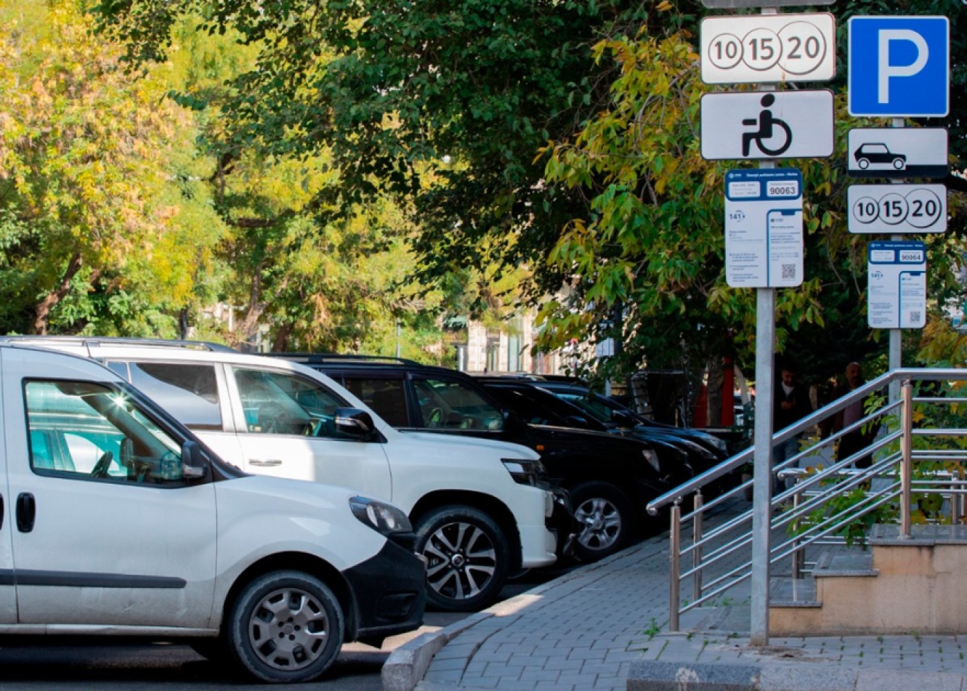 Bakıda daha 37 yeni parklanma yeri yaradıldı 