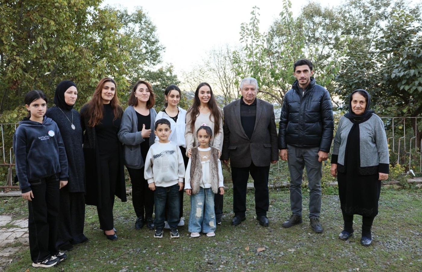 Leyla Əliyeva çoban Xanışın ailəsi ilə bir arada - FOTOLAR