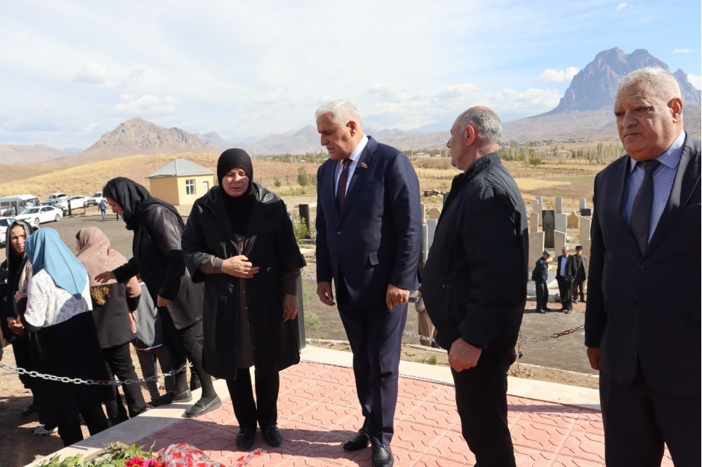 Deputat Vüqar Rəhimzadə Culfada şəhidin anım mərasimində iştirak edib - FOTOLAR