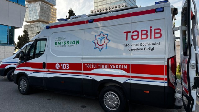 Azərbaycana 5 elektrikli təcili tibbi yardım maşınıgətirildi