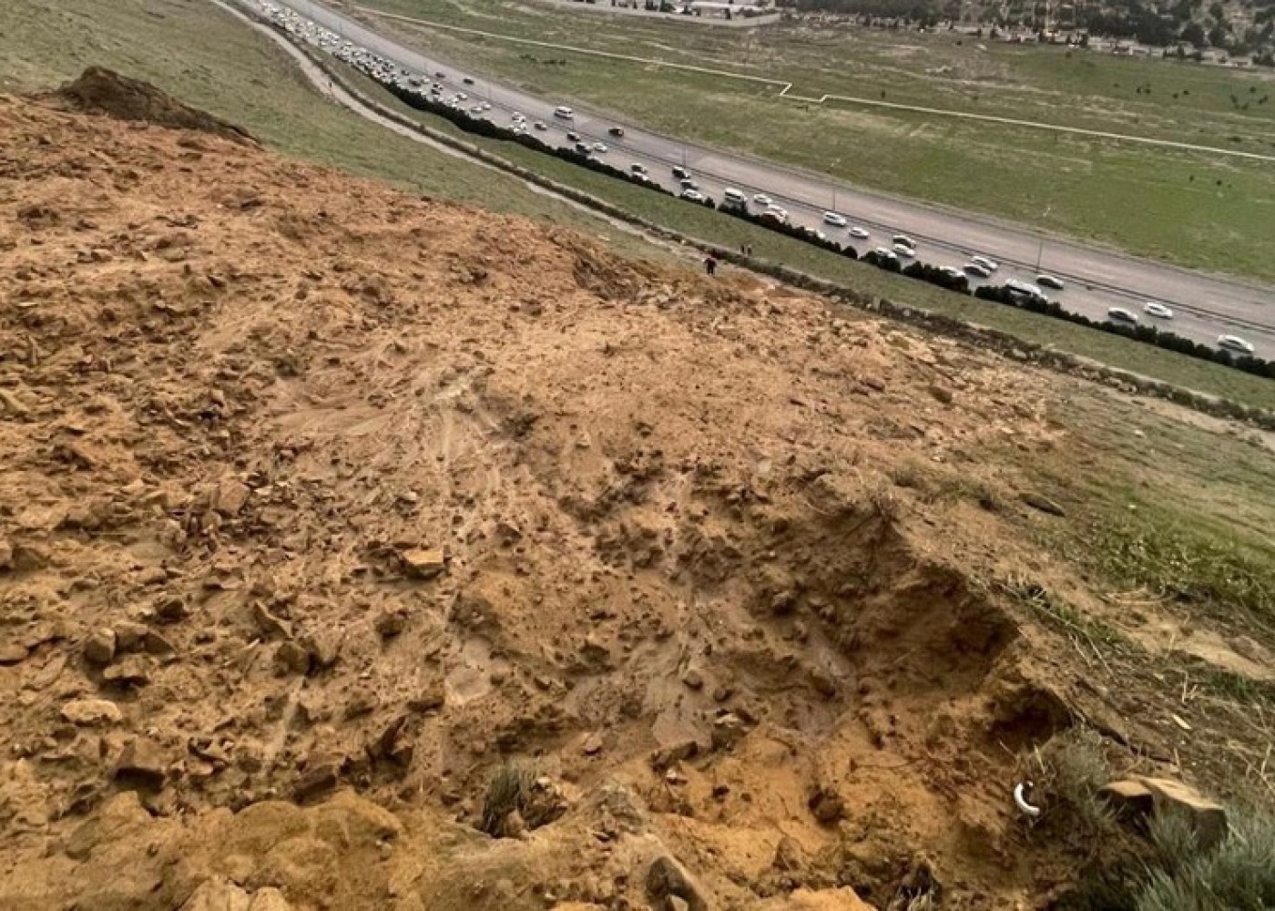 Bu yolda uçqun təhlükəsi aradan qaldırıldı