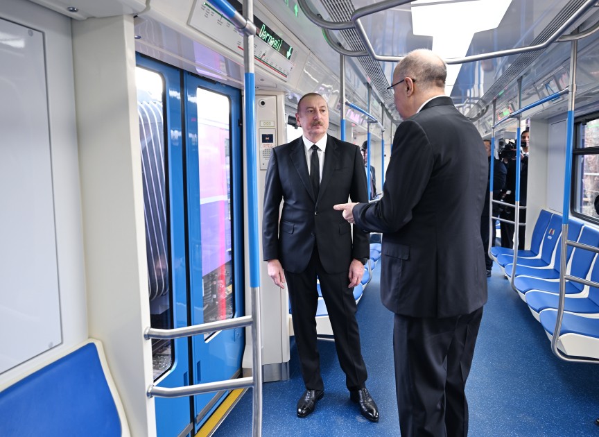 Prezident yeni nəsil metro qatarları ilə tanış oldu - FOTOLAR (YENİLƏNİB)