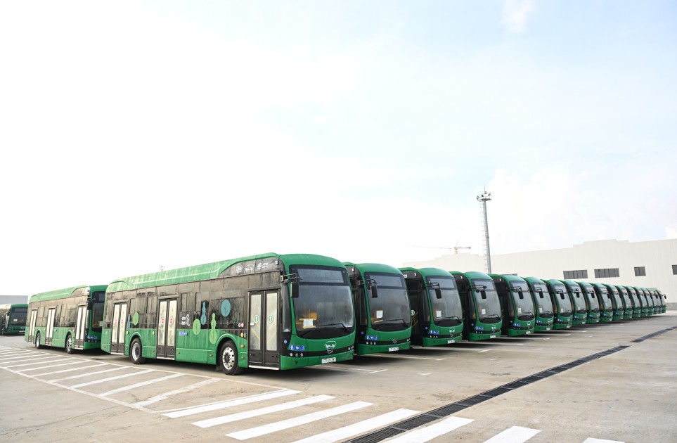 Bakıda elektrik mühərrikli yeni avtobuslar - FOTOLAR