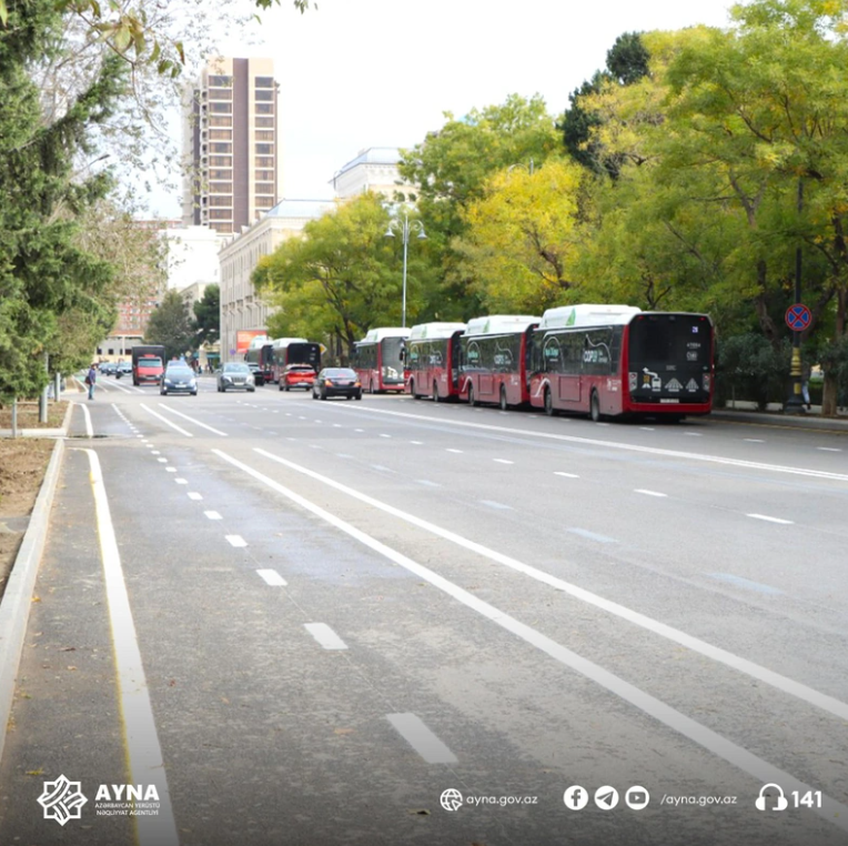 Daha bir küçədə mikromobillik zolaqları salınır - FOTO