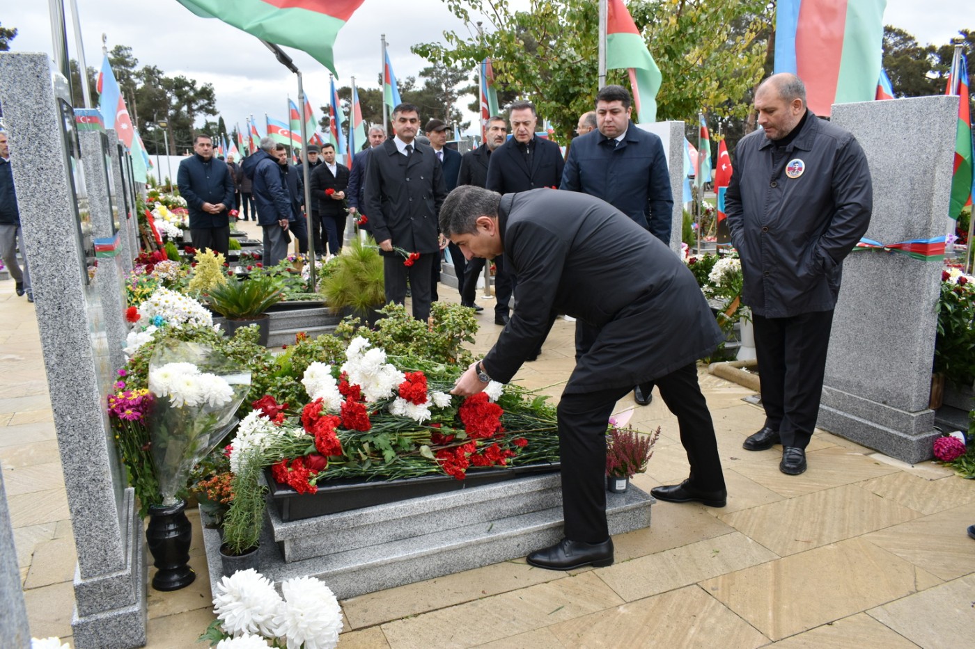 Şəhid hərbiçimizin xatirəsi yad edilib - FOTOLAR